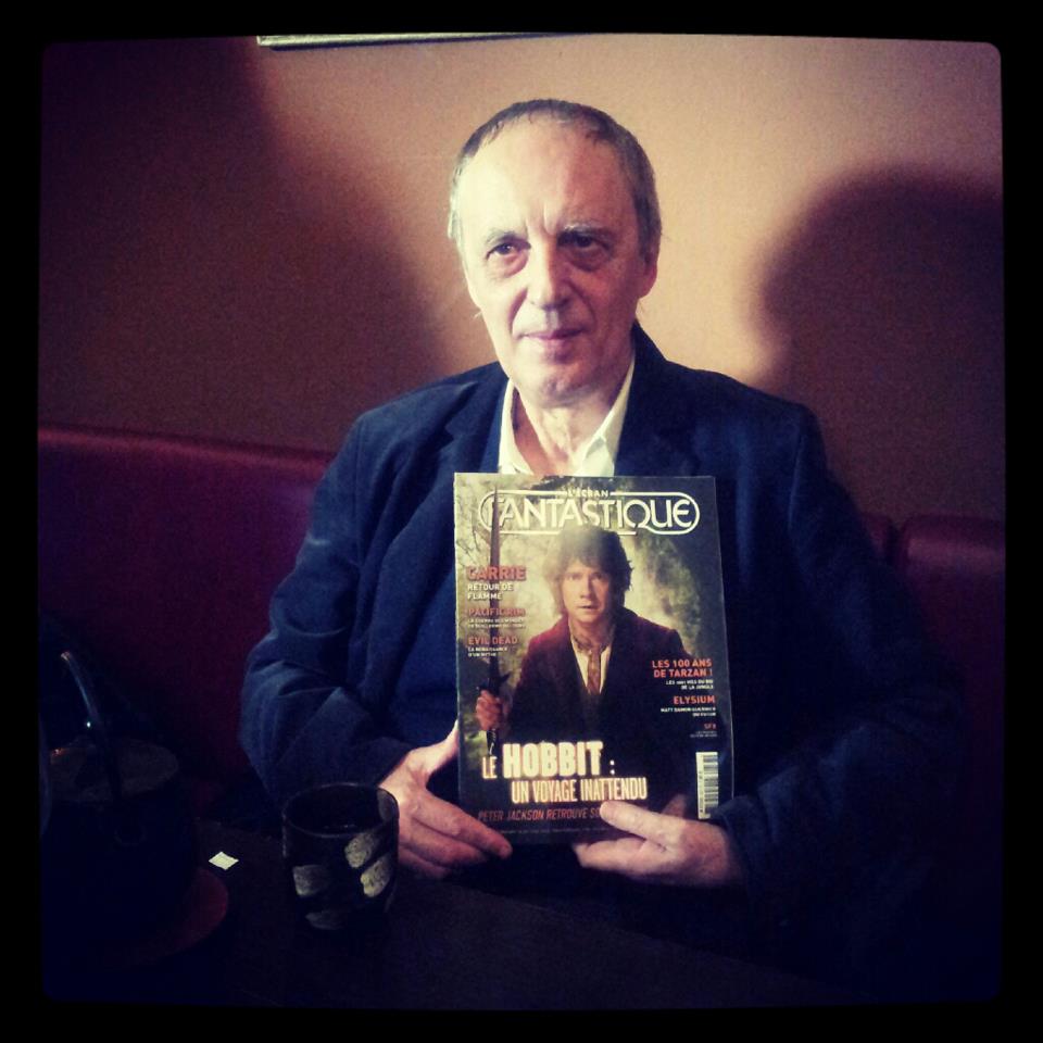 Dario Argento et son magazine préféré.....^^