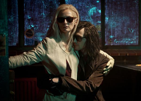 "Only Lovers Left Alive", le nouveau Jim Jarmush ("Dead Man"), avec Tilda Swinton, John Hiurt, LMia Wasikowska et Tom Hiddlesrton ("Le Cheval de guerre"), est une histoire de vampires, une love-story inhabituelle entre deux morts-vivants qui s'aiment depu