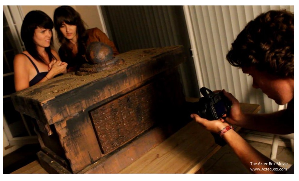 Nouveau documenteur écrit et réalisé par le Serge Bronstein, "The Aztec Box" (alias "The Find"), sera distribué le 31 octobre outre-Atlantique (voir ci-dessous)