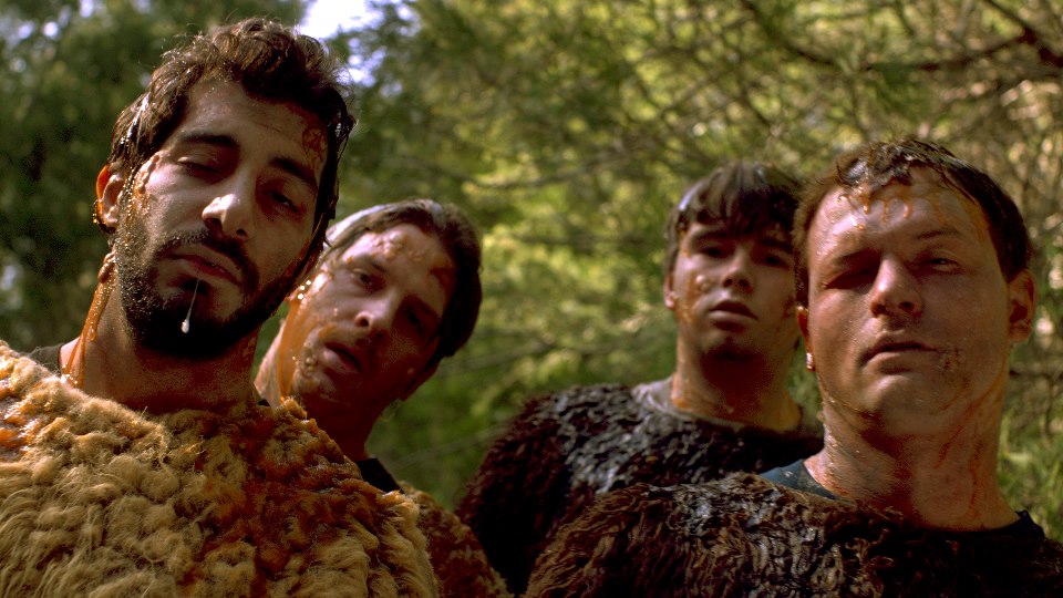 Une comédie d'horreur gore : "Love in the Time of Monsters" (voir ci-dessous)