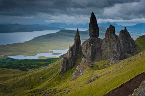 Annoncé en mai 2012, "The Loch", qui marque les débuts à la réalisation du storyboarder britannique Simon Duric ("Sherlock Holmes", "Dracula"), est enfin entré en préproduction... (voir ci-dessous)