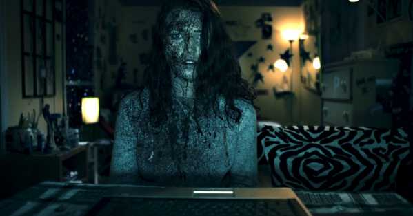 "Antisocial" marque les débuts de réalisateur de long-métrage de Cody Calahan, coproducteur des précédents "Monster Brawl" et "Exit Humanity" (voir ci-dessous)