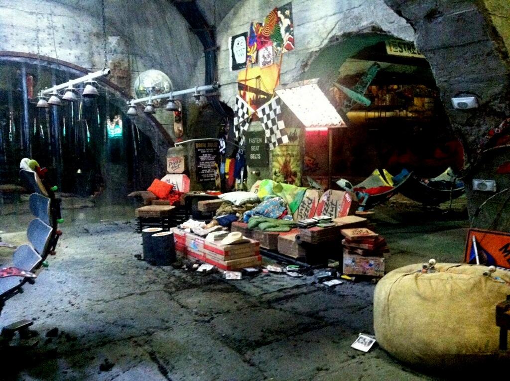 Le camp de base secret des Tortues Ninha dans le reboot "Teenage Mutant Ninja Turtles" réalisé par Jonathan Liebesman, et dont la sortie est prévue pour aout 2014.