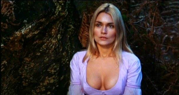 Séduisante Mircalla Karstein du sublime "La mariée sanglante" de l'Espagnol Vicente Aranda en 1972, la comédienne britannique Alexandra Bastedo (67 ans) est décédée le 12 janvier dernier (voir ci-dessous)