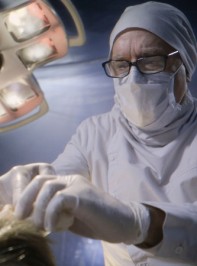 Projeté dans divers festivals récents du genre, "Malignant", nouveau thriller horrifique de Brian Avenet-Bradley (Dark Remains, Ghost of the Needle, Freez'er) avec Brad Dourif, sera distribué en salles aux USA en mai (voir ci-dessous)