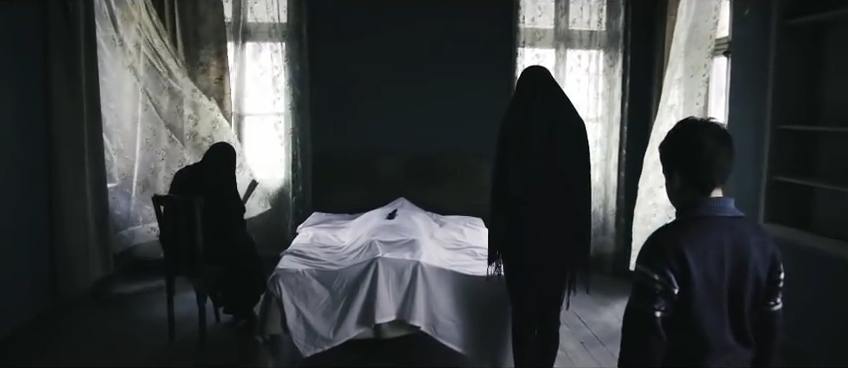 Nouveau film d'horreur turc distribué localement le 25 juillet prochain, "Muska" ("Amulet"), a été écrit et réalisé par le nouveau venu Ozkan Celik (voir ci-dessus)