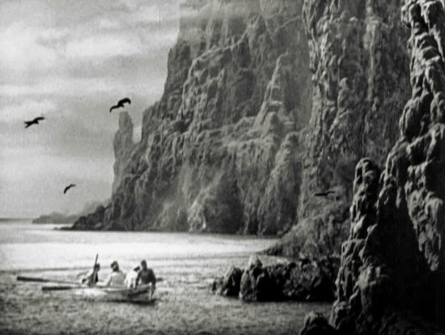 Les grands monstres lui ayant porté chance dernièrement, Legendary Entertainment s’installe dans ce créneau en préparant un film basé sur "Skull Island" monde préhistorique abritant le légendaire King Kong (voir ci-dessus).