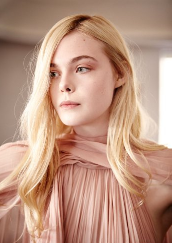 Elle Fanning sera Mary Shelley en 2015 dans "A Storm in the Stars" (voir ci-dessous)