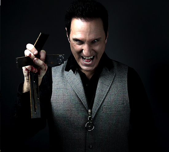 Après "Dracula Untold", "Dracula's War" mini-budget avec Roberto Lombardi dans le rôle-titre.... (voir ci-dessous)