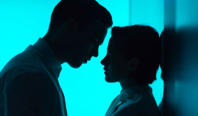 "Equals", récit de SF avec Kristen Stewart et Nicholas Hoult, est en postproduction.... (voir ci-dessous)