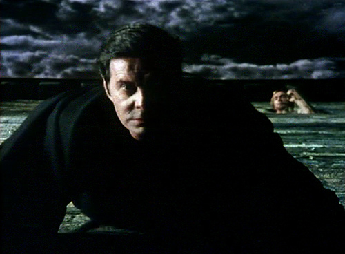 Décès de Louis Jourdan, remarqué pour sa prestation dans le "Dracula" produit par la BBC en 1977.... (voir ci-dessous)