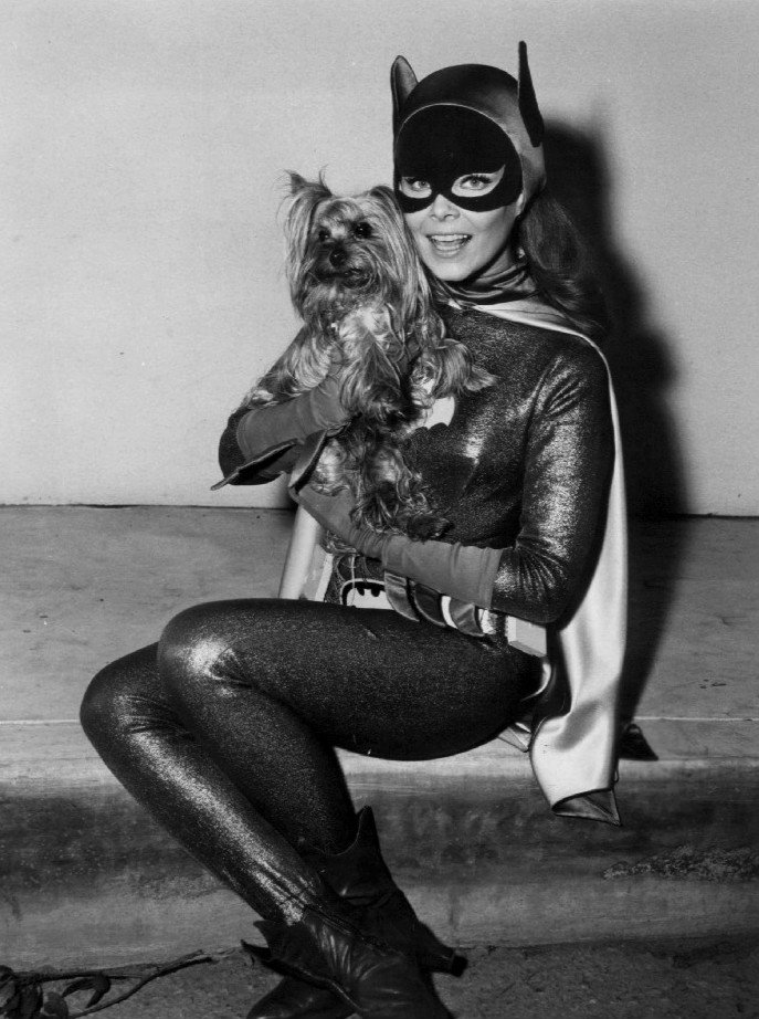 Yvonne Craig, la Batgirl de la série TV "Batman", est décédé (voir ci-dessous)