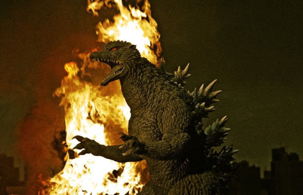 GODZILLA est arrivé à Tokyo ! (voir ci-dessous)