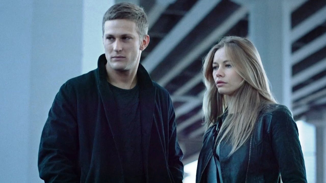 LA ROUTE A DÉJÀ ÉTÉ CONSTRUITE, film d’horreur russe sortant en 2016, traite du thème de la voiture hantée… (voir ci-dessous)