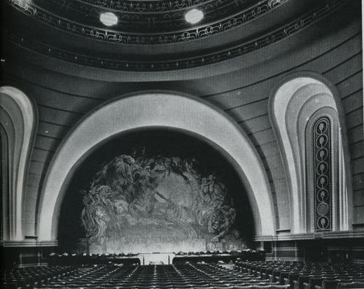 Sous le plus grand cinéma du monde....