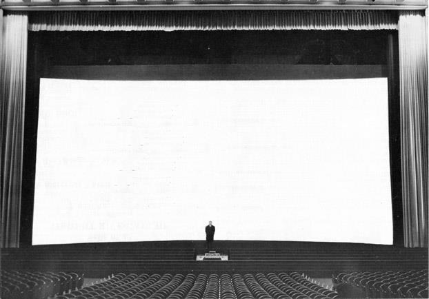 son écran gigantesque