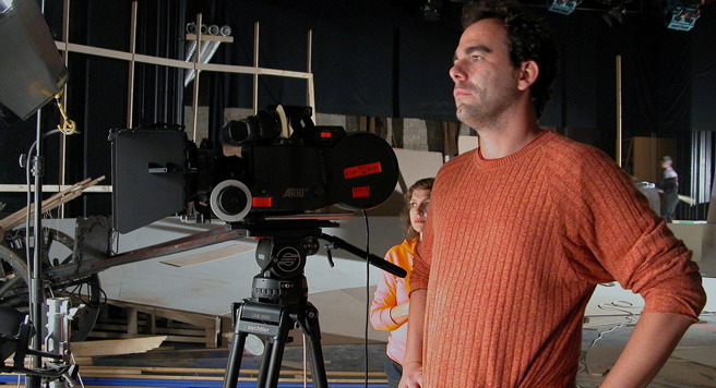 DELIRIUM de Dennis Illiadis (« La dernière maison sur la gauche ») sortira en septembre prochain (voir ci-dessous)