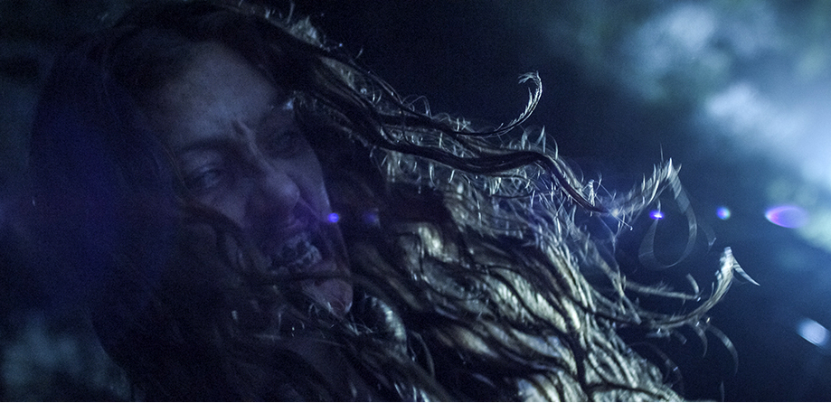 Produit par Neil Marshall, le thriller surnaturel DARK SIGNAL sera distribué le 23 mai en Angleterre… (voir ci-dessous)