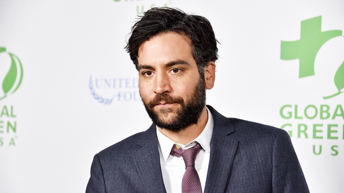 Josh Radnor, vedette de la sitcom "How I Met Your Mother» va réaliser son troisième film, le drame de science-fiction The Leaves (voir ci-dessous)