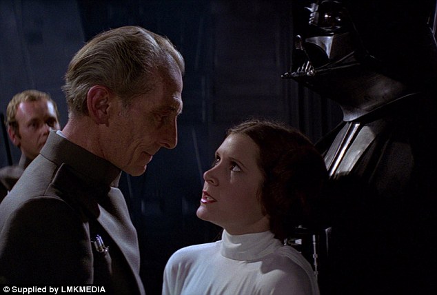 Peter Cushing reviendra dans ROGUE ONE.....