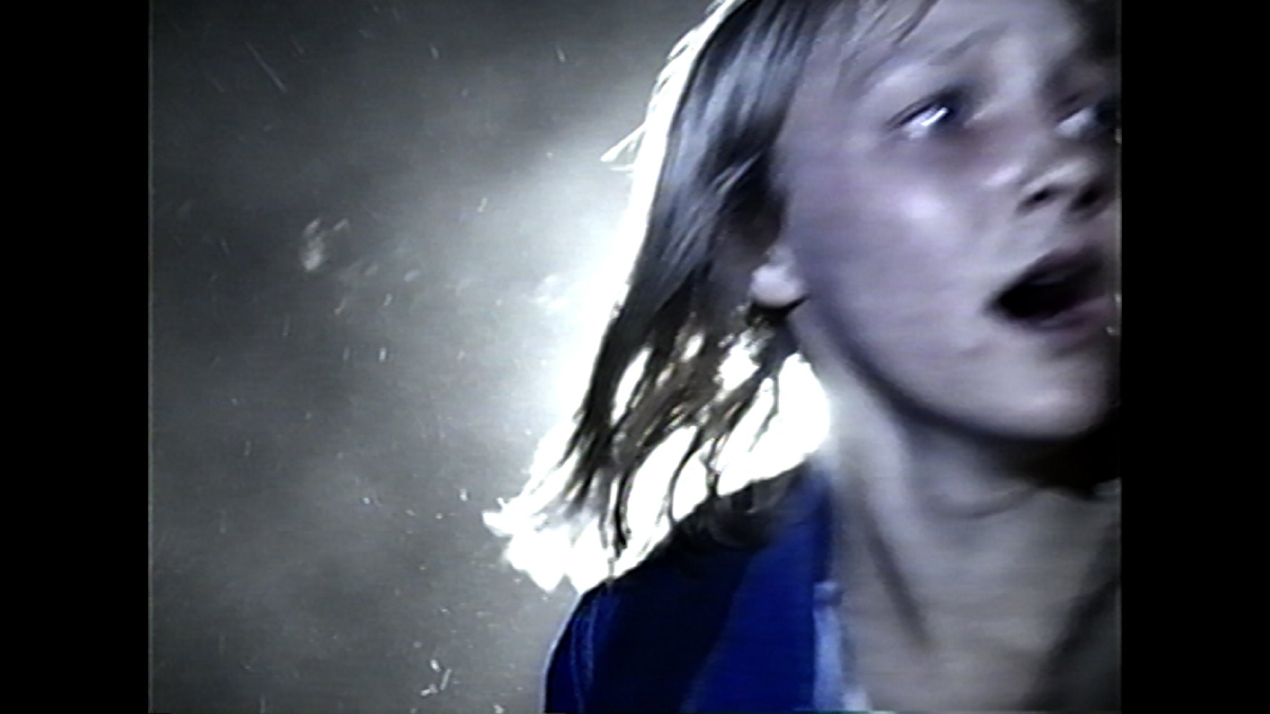 Le found-footage PHOENIX FORGOTTEN, produit par Ridley Scott, sortira le 21 avril aux USA….