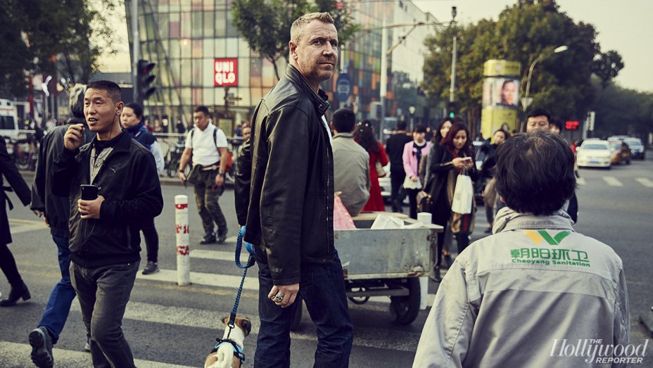 Renny Harlin va diriger le thriller chinois «Le cercueil suspendu »….