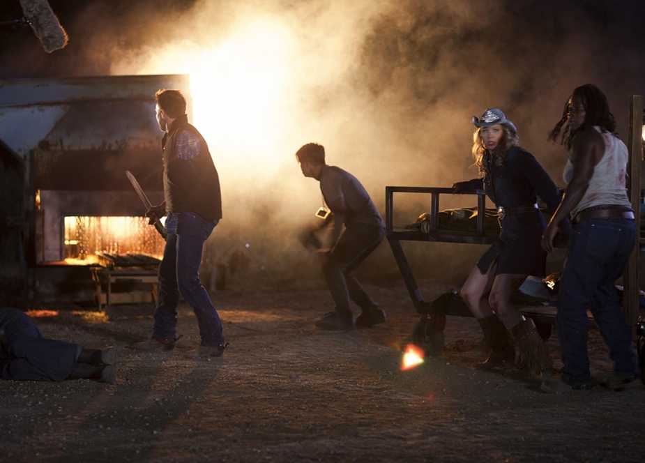 En postproduction, LASSO marque la rencontre entre « Massacre à la tronçonneuse » et « Cocoon »…