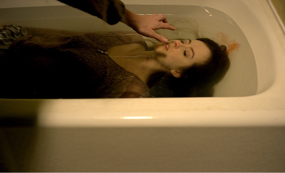 Distribué le 31 octobre, TOTEM, nouveau thriller horrifique de l’auteur de « Dead Girl »….