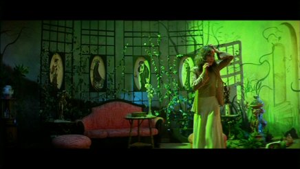 SUSPIRIA (1977)