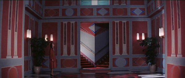 SUSPIRIA