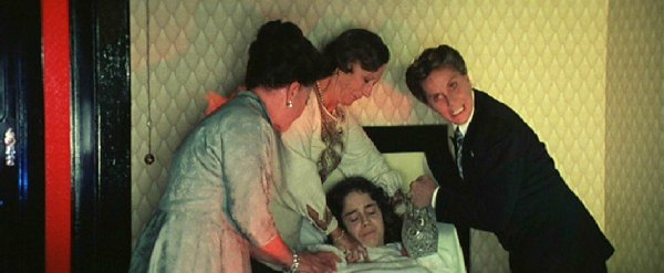 au chevet de la malade...