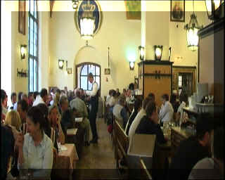 l'intérieur de la taverne