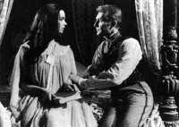 Barbara Steele et Georges Rivière (dans le rôle d'Alan Foster)