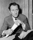Peter Cushing aux studios de Bray pour la Première du "Cauchemar de Dracula" en 1958