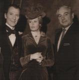 Peter Cushing, Veronica Carlson et Sir James Carreras