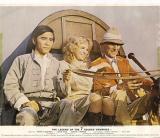 Peter Cushing dans "La légende des 7 vampires d'Or", en compagnoe de l'intrépide David Chinag et de la ravissante Julie Ege