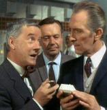 Peter Cushing avec Fulton Mackay dans "Chapeau melon et bottes de cuir"