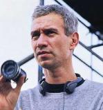 Après la préhistoire avec 10 000, Roland Emmerich va revenir à la SF avec "2012", un scénario de film apocalyptique qu'il a écrit avec Harald Kloser, pour lequel une sortie est déjà envisagée pour l'été 2009.