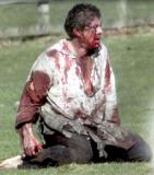 Le tournage de THE WOLFMAN, le remake de Joe Johnston vient de débuter dans les studios londoniens de Pinewood. Voici la première photo de Benecio del Toro, transformé en loup-garou par Rick Baker, spécialiste du genre....