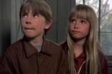 Ike Eisenmann et Kim Richards, les petites stars de "La Montagne ensorcelée" (1975) et de sa suite ont rejoint le casting du remake, "Race to Witch Mountain" (suite ci-dessous)