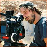 Le tournage de "Piranha 3-D" d'Alexandre Aja a été repoussé de décembre à mars/avril 2009, en raison de la taille de ce projet et de la préparation requise pour la 3-D.