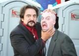 Tom Savini s'amusant sur le tournage...