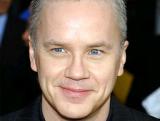 Tim Robbins interprètera Howard Stark, le père de Tony Stark, dans les séquences de flash-back de "Iron Man 2", leur relations étant approfondies. On y retrouvera également les personnages de Hawkeye et Black Widow....