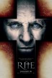 Dans "The Rite" du Suédois Mikael Hafstrom, distribué aux USA le 28 janvier, un jeune homme devenant séminariste est rapidement recruté par l'Ecole de l'Exorcisme, une nouvelle branche du Vatican, où il trouvera sa véritable foi en défiant le Diable.