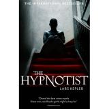 Le célèbre réalisateur suédois Lasse Hallström va diriger adapter le best-seller de Lars Kepler "The Hypnotist"....  (voir ci-dessous)