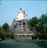 .... où le visiteur embarque à bord de trains à la découverte de la montagne enneigée.