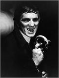 Quelques semaines seulement avant que son plus célèbre personnage ressuscite sous les traits de Johnny Depp, "Jonathan Frid" (87 ans), le Barnabas Collins du "Dark Shadows" originel nous a quittés le 13 avril dernier (voir ci-dessous)
