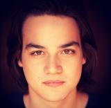 Le nouveau venu Daniel Zovatto a hérité du rôle principal de "Beneath", un film d'horreur du vétéran Larry Fessenden... (voir ci-dessous)