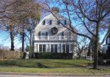 Une préquelle à AMITYVILLE, LA MAISON DU DIABLE... (voir ci-dessous)