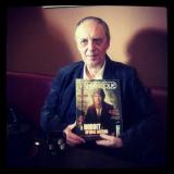 Dario Argento et son magazine préféré.....^^